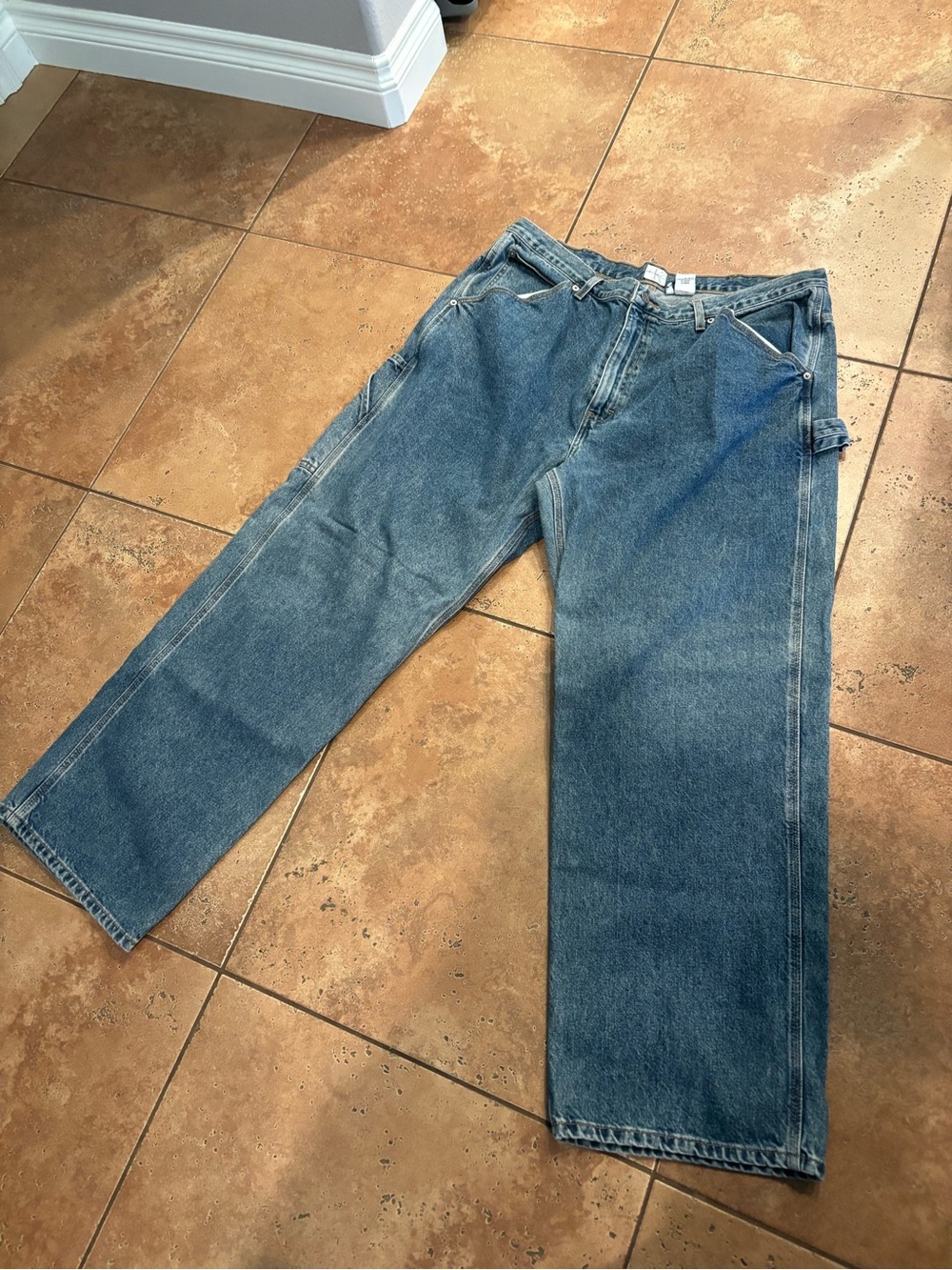 Calvin Klein Jeans Men's Relaxed Straight-Leg Denim - Medium Blue